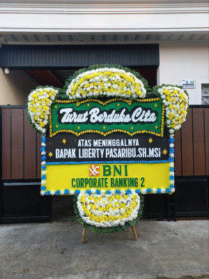 Papan Bunga Duka di Muara Sahung