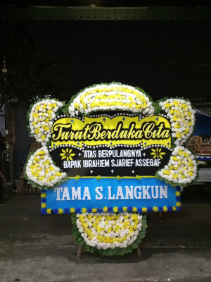 Papan Bunga Duka di Muara Sahung